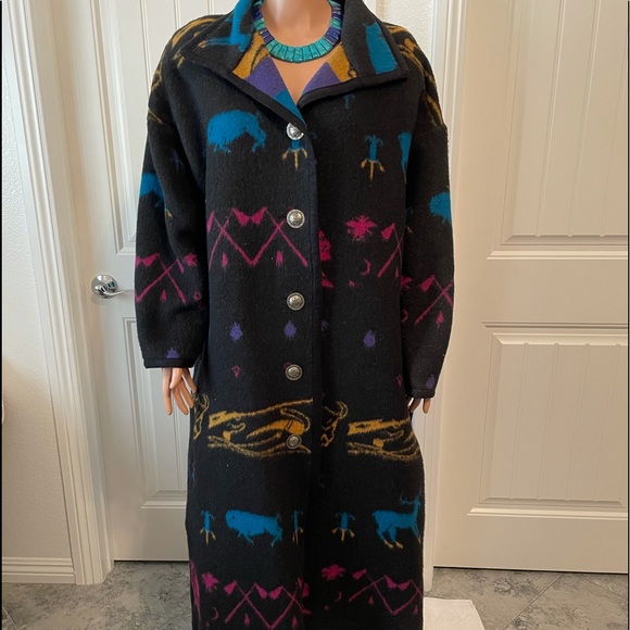 Circle T Jackets & Blazers - BEAUTIFUL VINTAGE CIRCLE T BLACK BLANKET COAT NWT